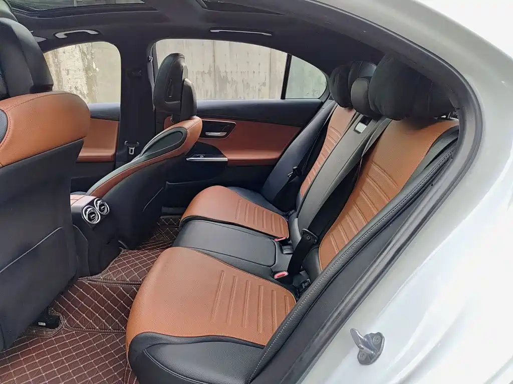 Mercedes-Benz C-Class — миниатюра 8