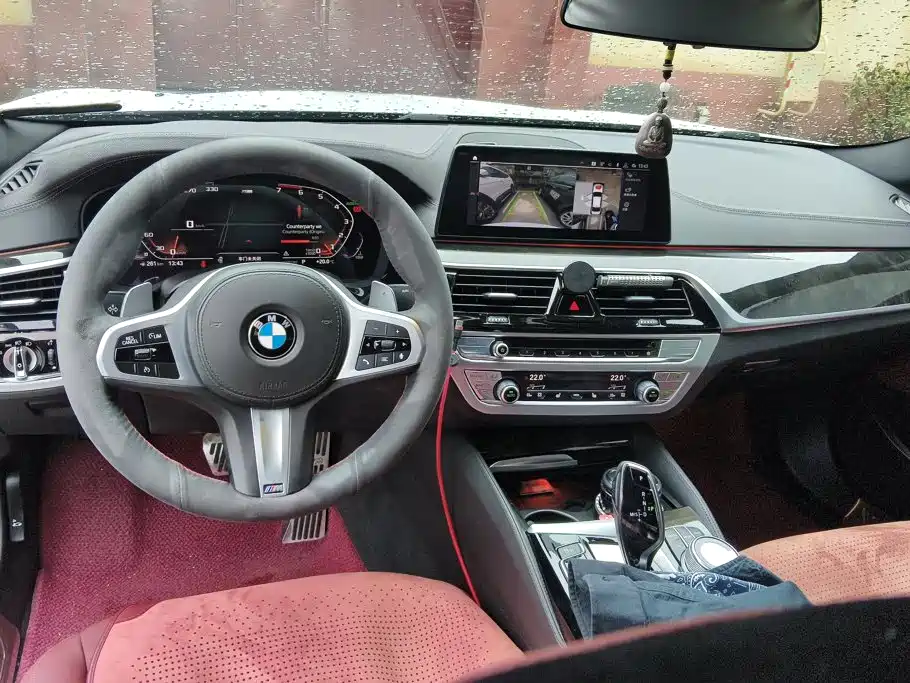 BMW 5 Series — миниатюра 12