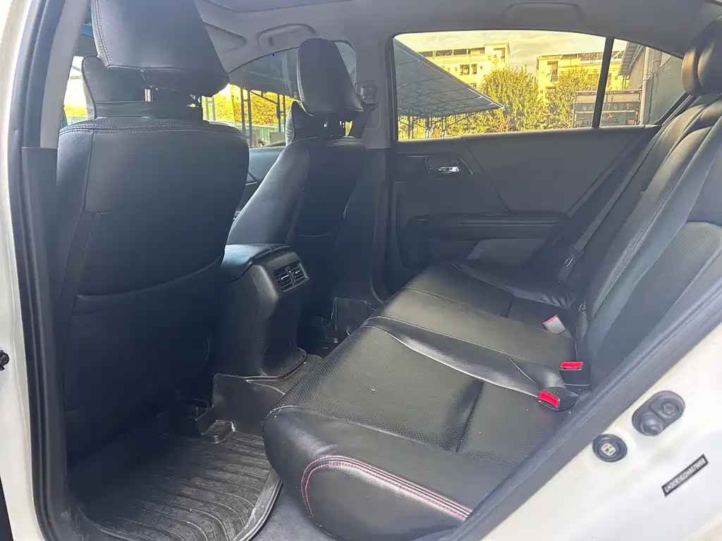 Honda Accord — миниатюра 5
