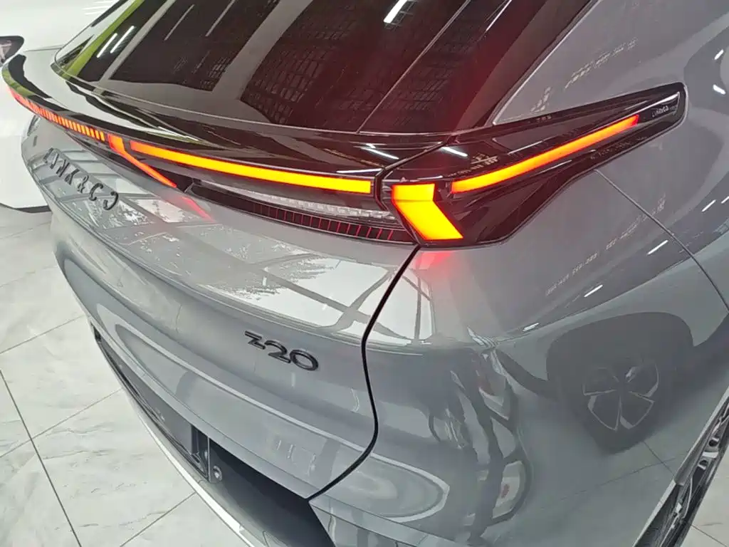 Lynk & Co 20 — миниатюра 8