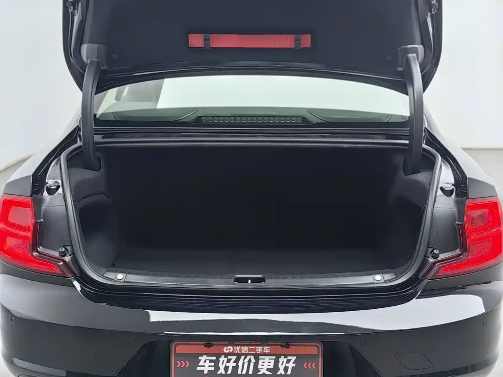 Volvo S90 — миниатюра 16