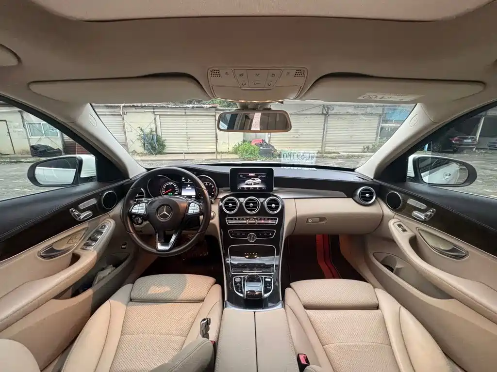 Mercedes-Benz C-Class — миниатюра 10