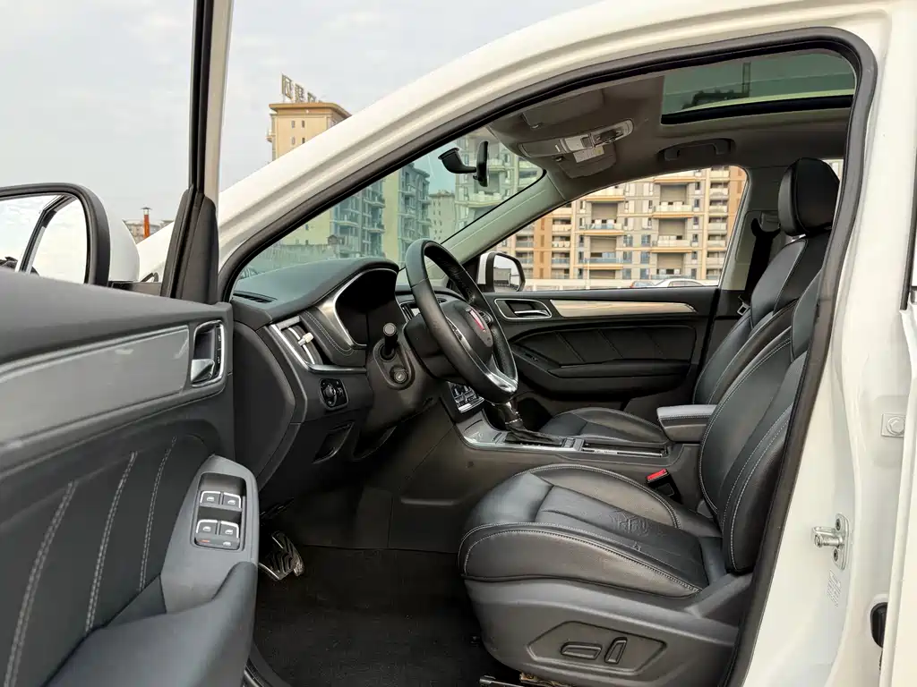 Roewe RX5 — миниатюра 4