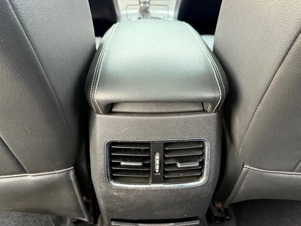Roewe RX5 — миниатюра 10