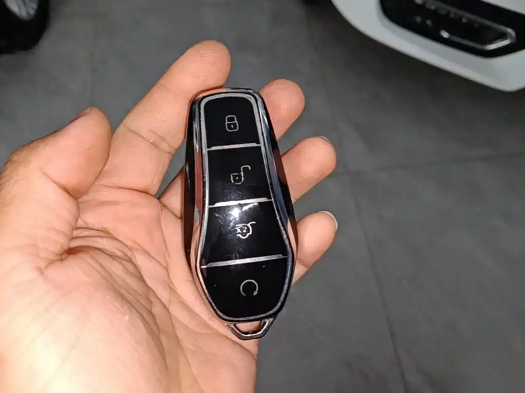 BYD Yuan Plus — миниатюра 9
