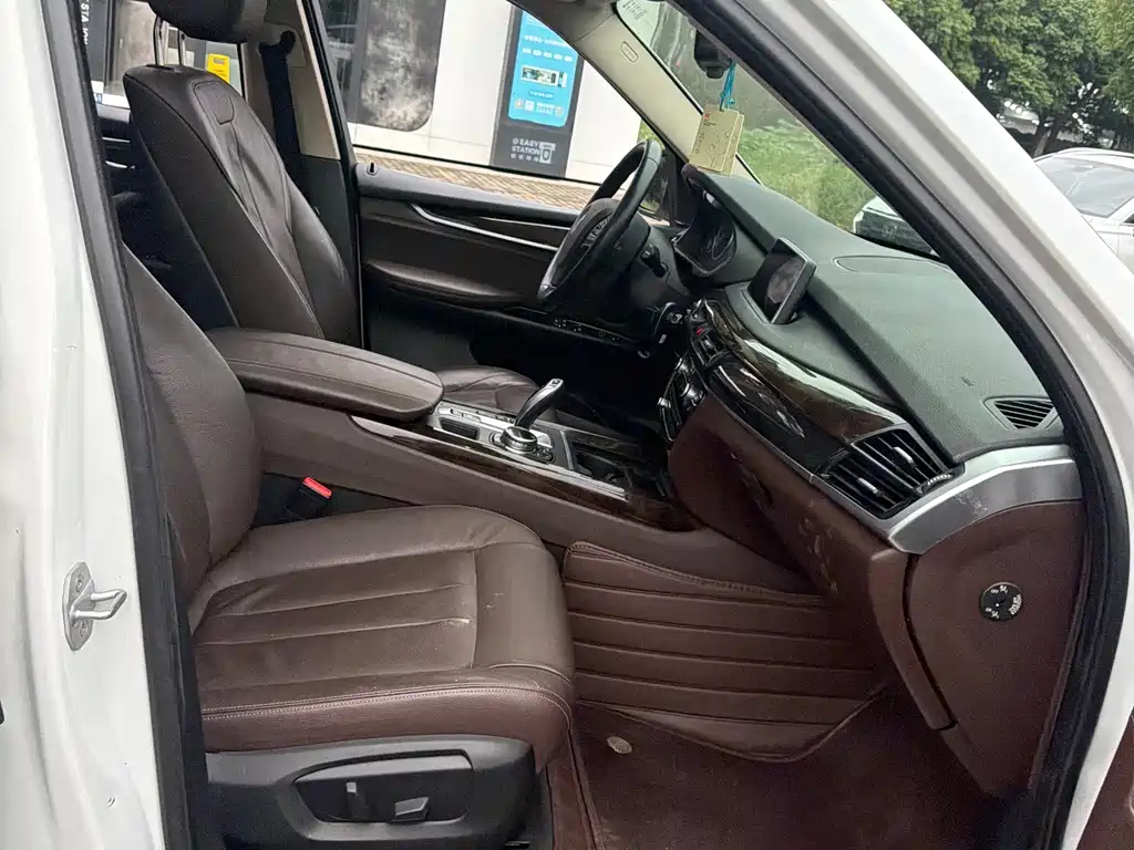 BMW X5 (Import) — миниатюра 9