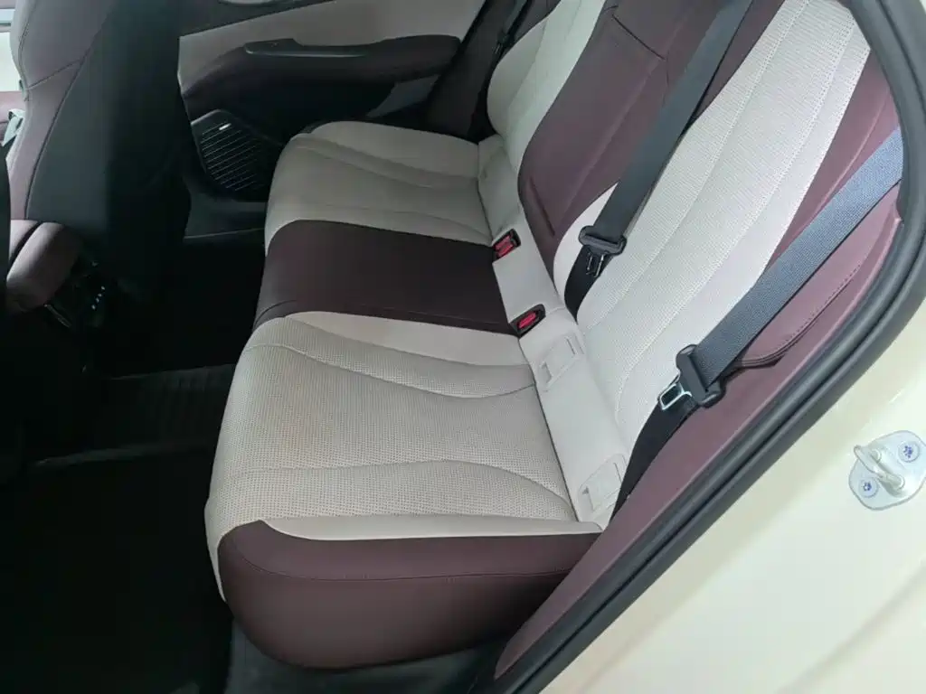 BYD Seal 07 DM-i — миниатюра 17