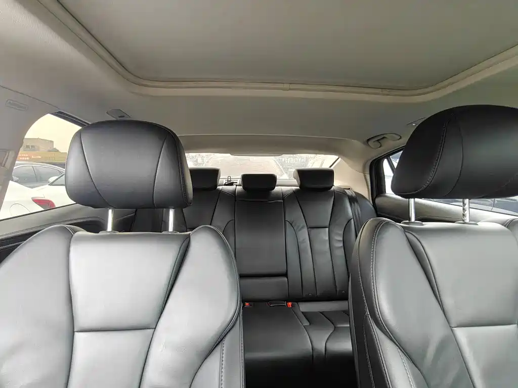 Hongqi Hongqi H5 — миниатюра 14