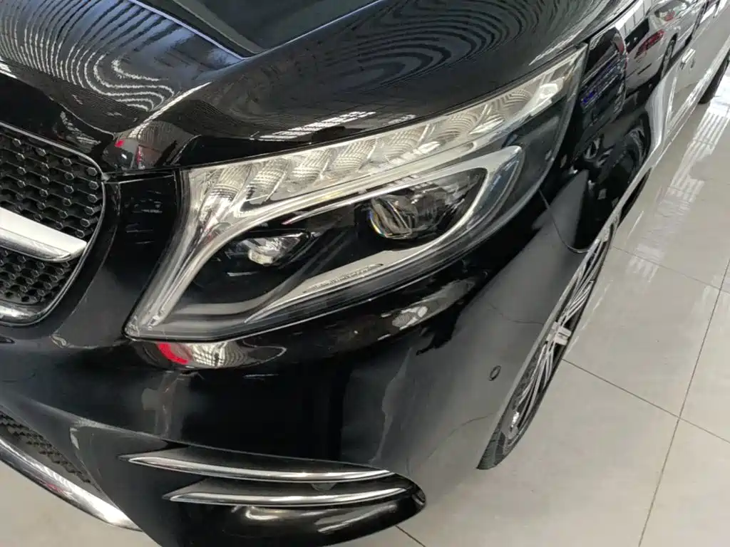 Mercedes-Benz V-Class — миниатюра 24