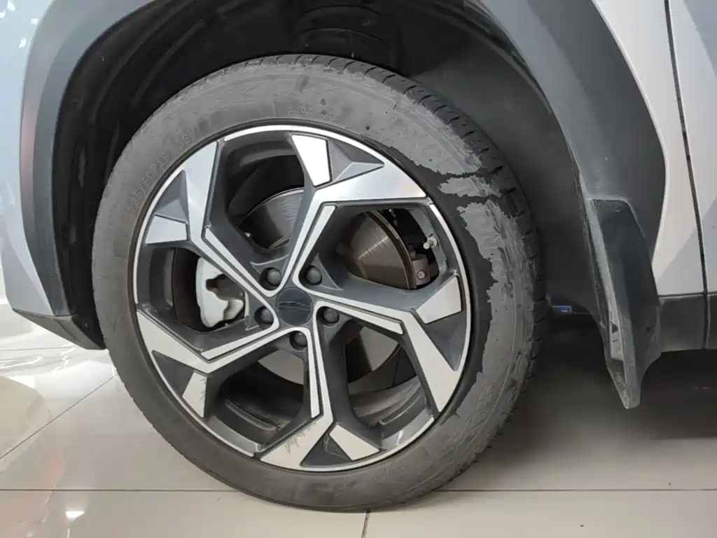 Geely Boyue L — миниатюра 23