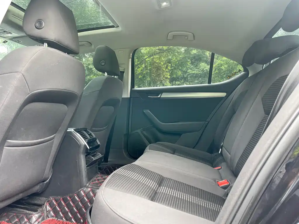 Skoda Superb 2016 TSI330 DSG