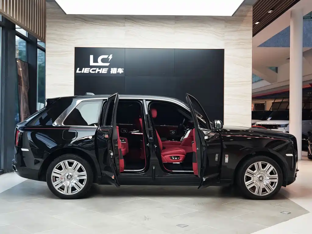 Rolls-Royce Cullinan — миниатюра 3