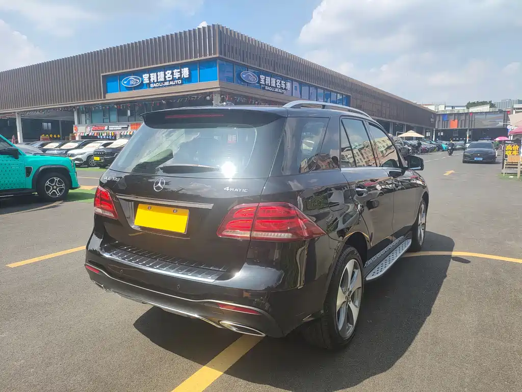 Mercedes-Benz GLE (Import) — миниатюра 5
