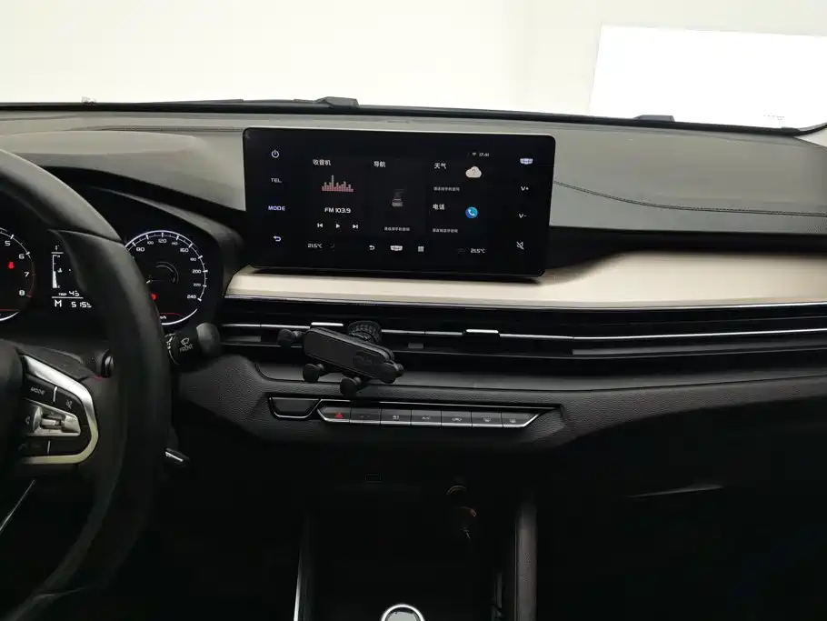 Geely Vision X3 — миниатюра 13
