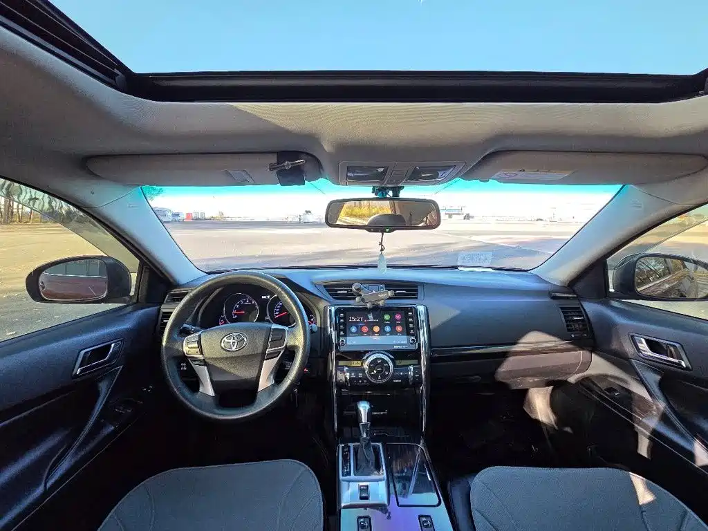 Toyota Reiz — миниатюра 9