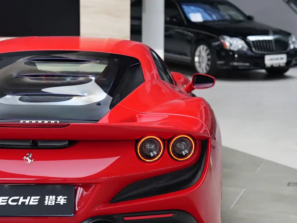 Ferrari F8 — миниатюра 6