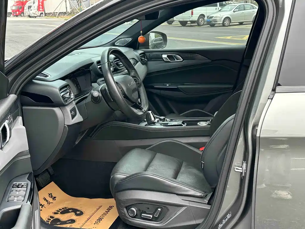 Lynk & Co 02 Hatchback - фото 5