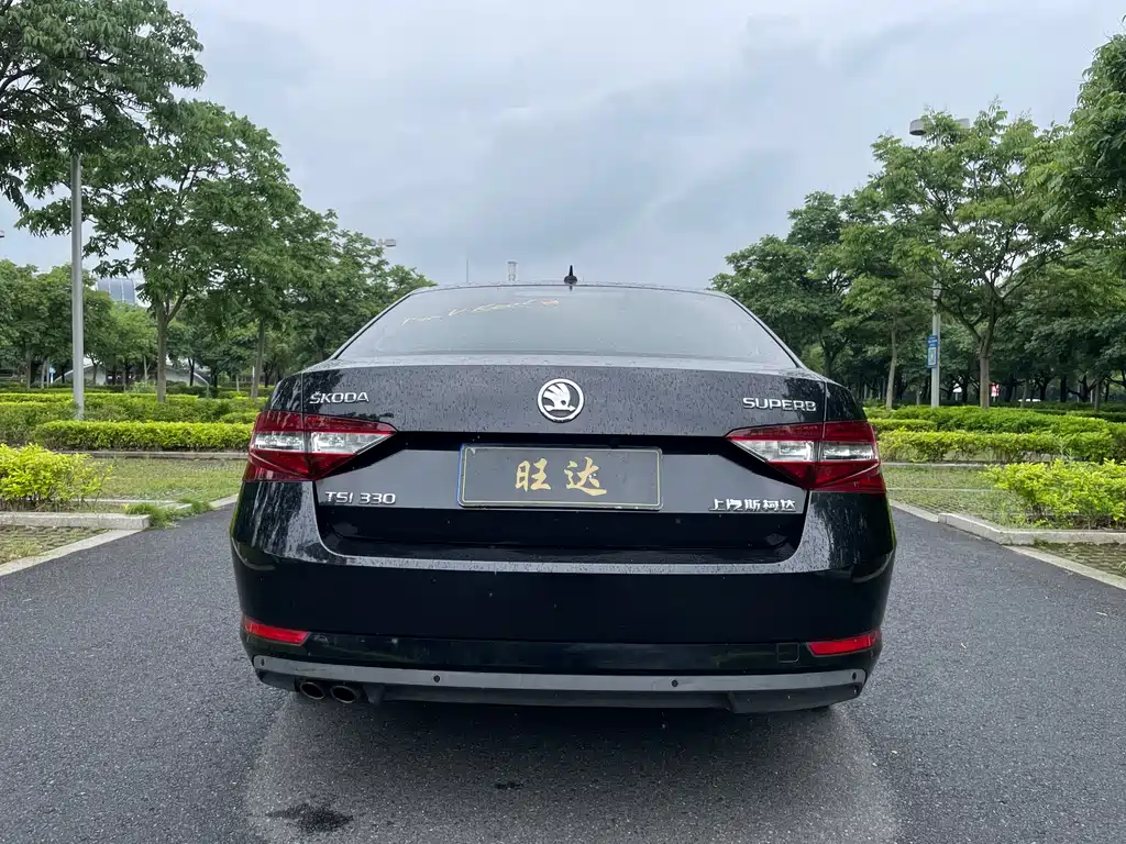 Skoda Superb 2016 TSI330 DSG