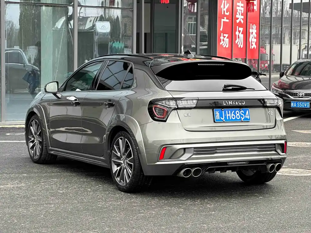 Lynk & Co 02 Hatchback - фото 13