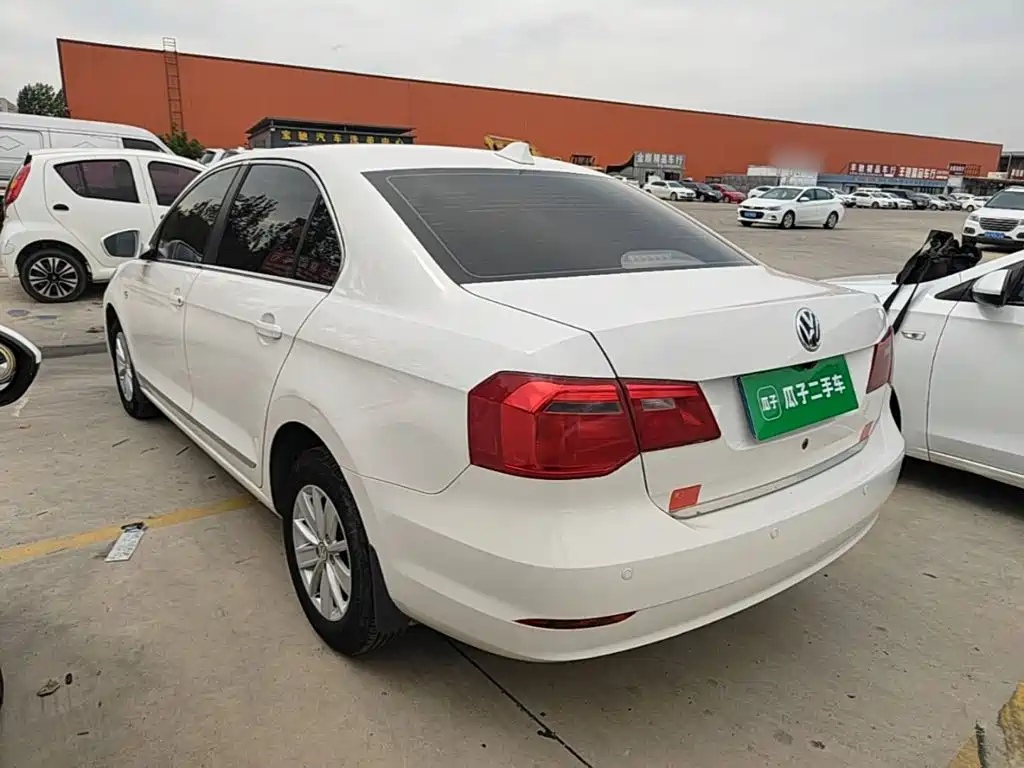 Volkswagen Jetta — миниатюра 5