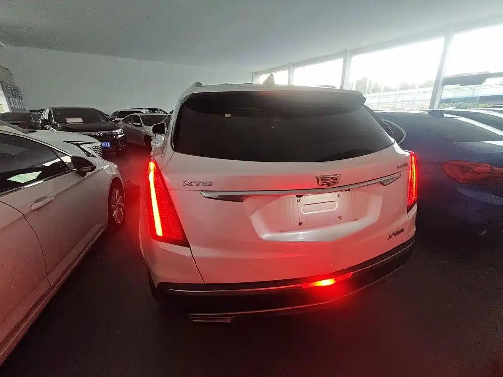 Cadillac XT5 — миниатюра 6