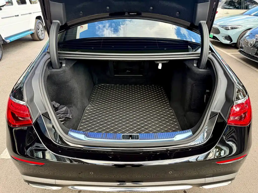 Mercedes-Benz S-Class — миниатюра 26