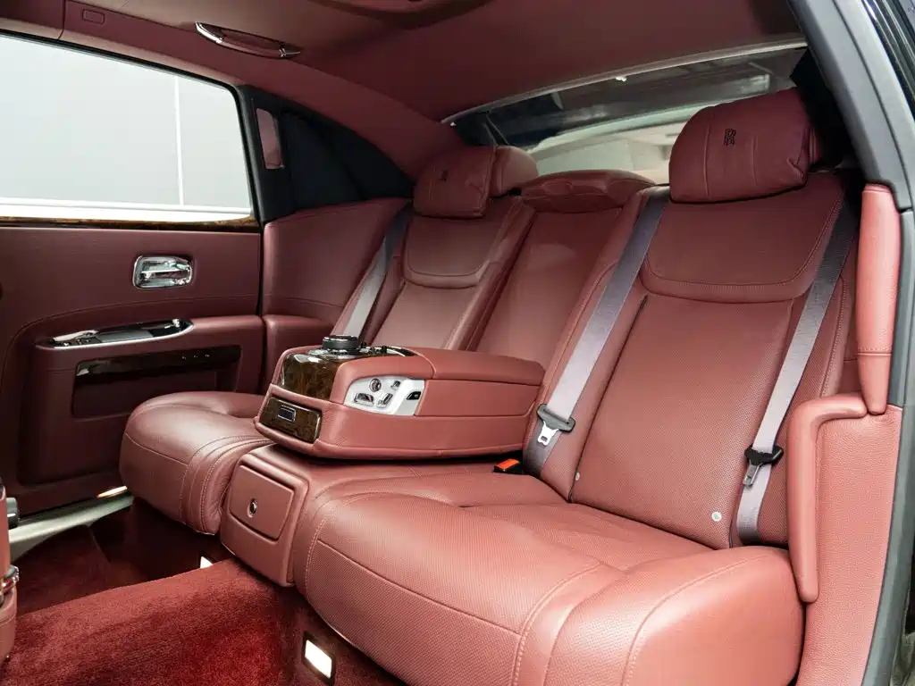 Rolls-Royce Ghost — миниатюра 12