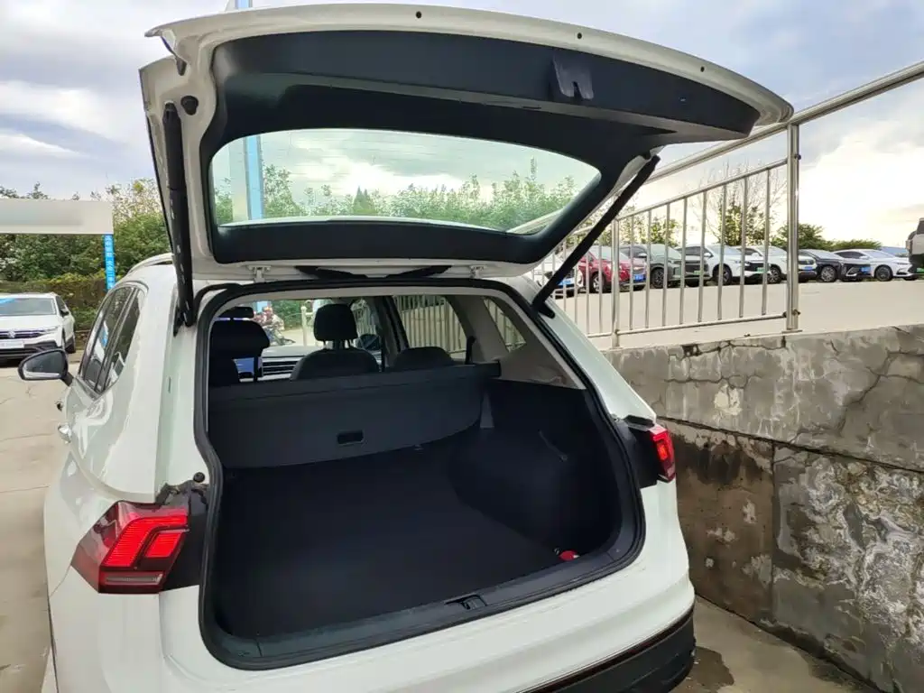 Volkswagen Tiguan L — миниатюра 19