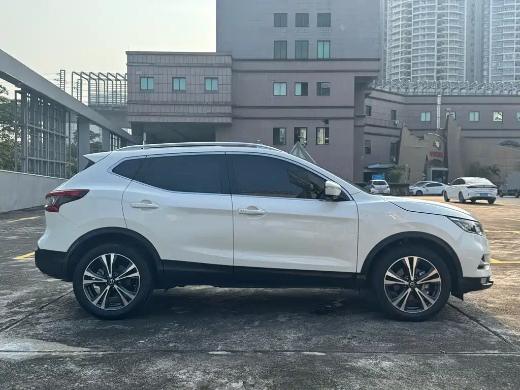 Nissan Qashqai — миниатюра 30