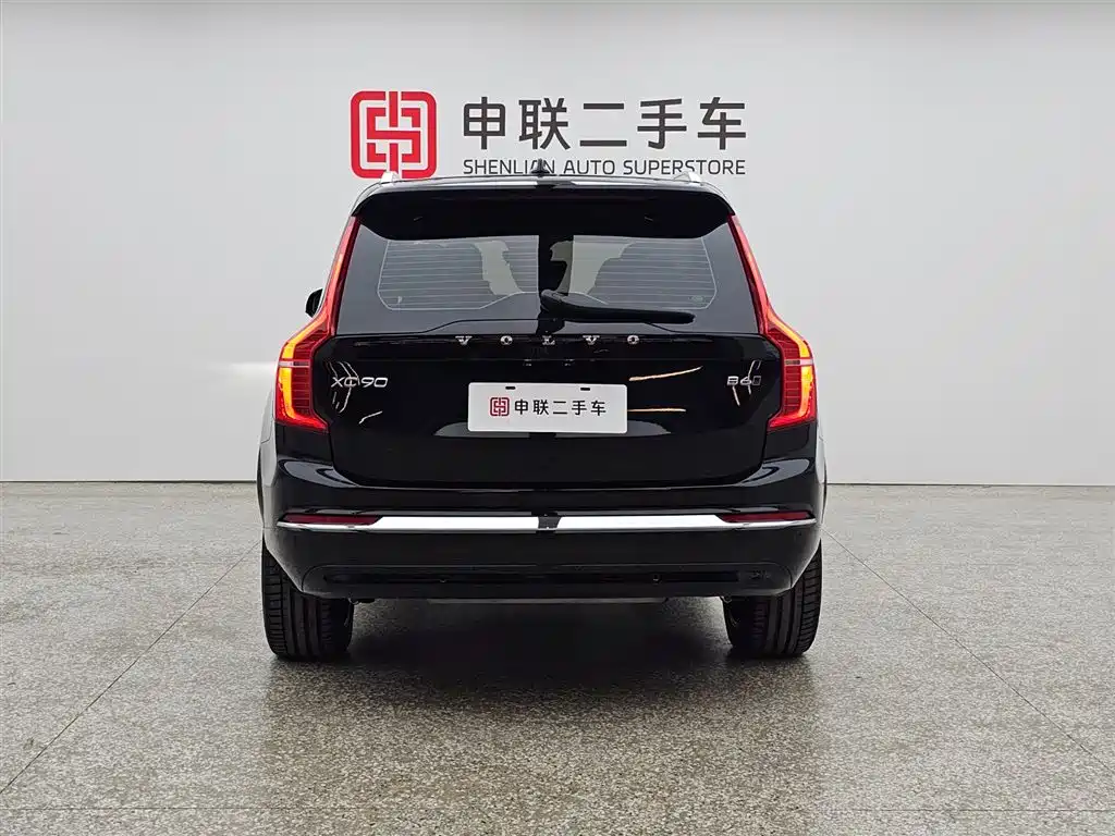 Volvo XC90 2025 B6 Luxury 7 мест