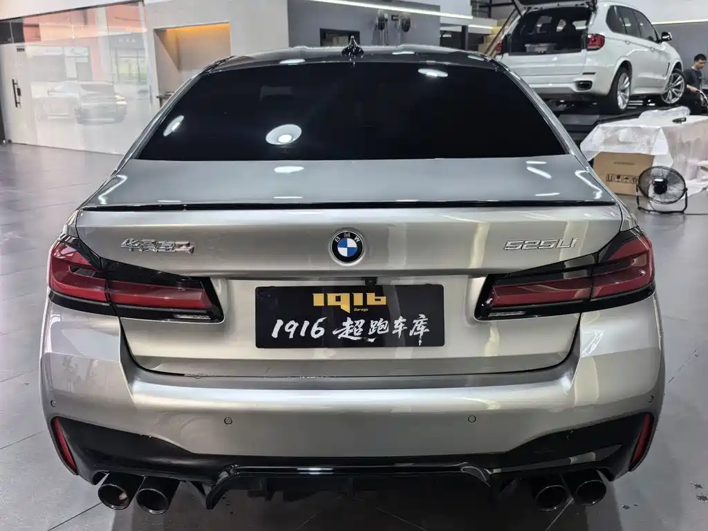 BMW M5 — миниатюра 4