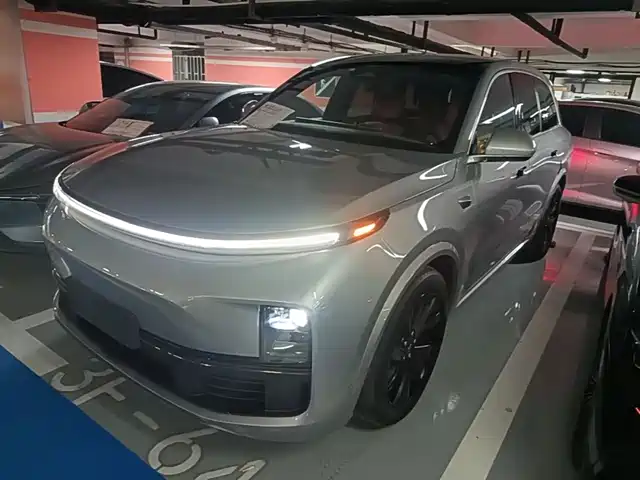 Li Auto L8