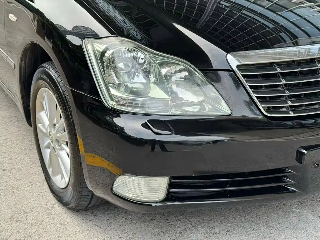 Toyota Crown — миниатюра 18