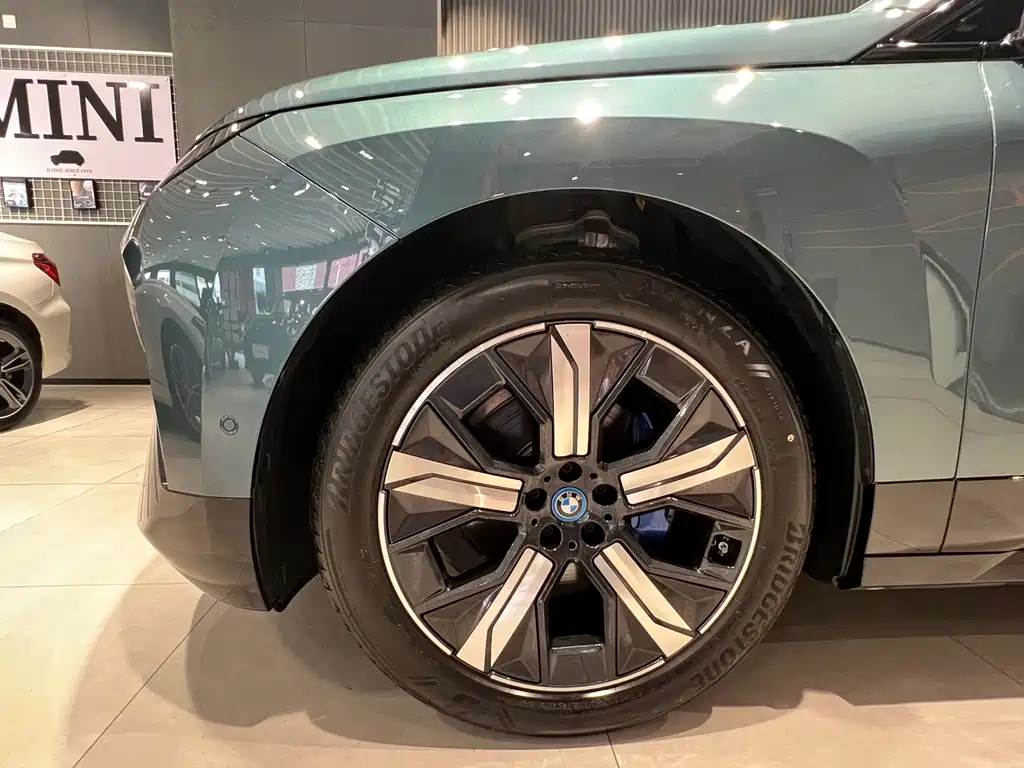 BMW iX — миниатюра 4