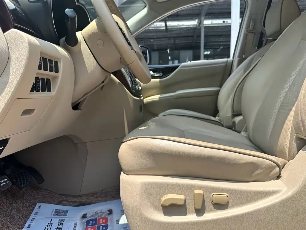 Nissan Quest — миниатюра 10