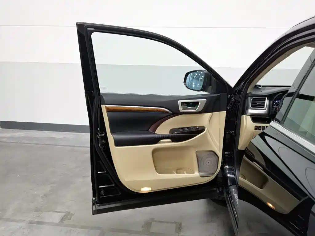 Toyota Highlander — миниатюра 8