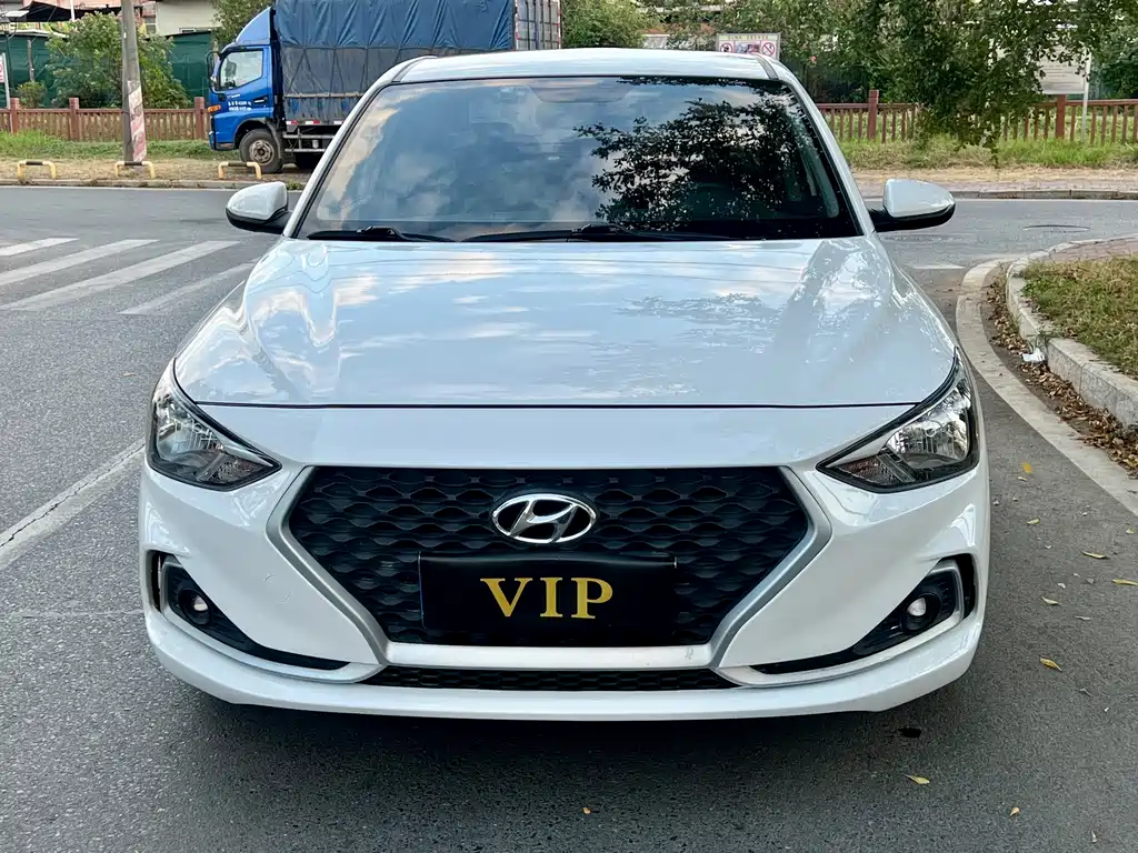 Hyundai Elantra — миниатюра 2