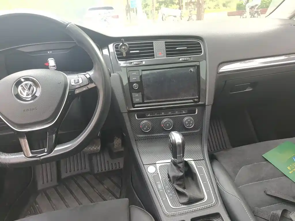 Volkswagen Golf — миниатюра 10