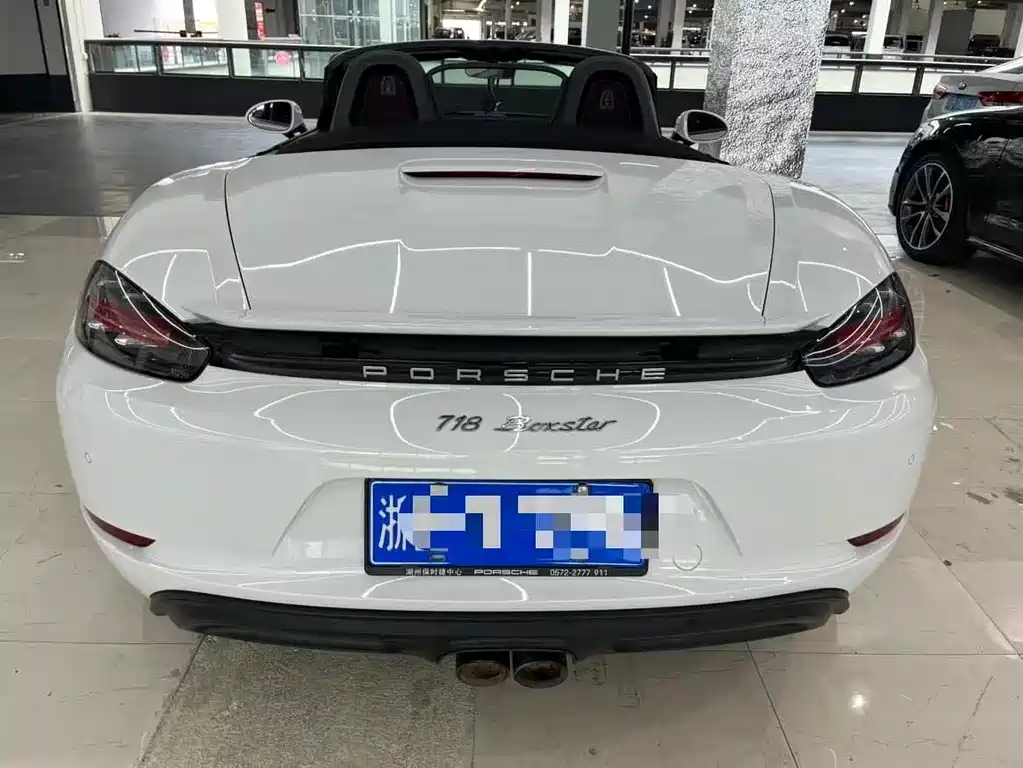 PORSCHE 718