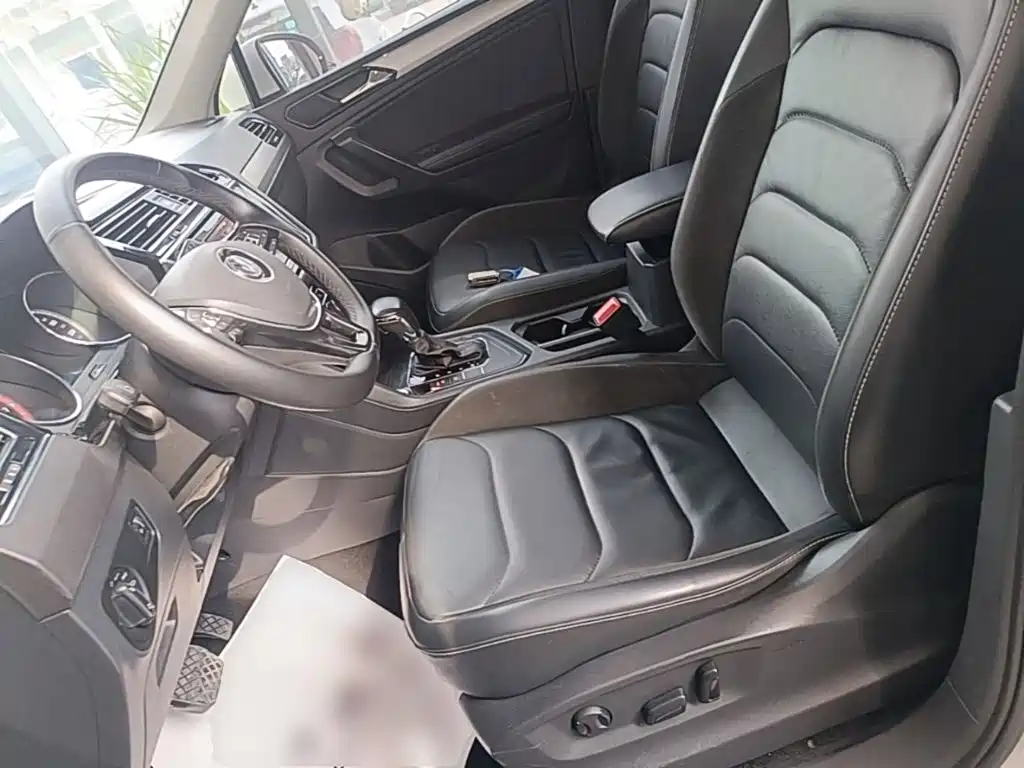 Volkswagen Tiguan L — миниатюра 15