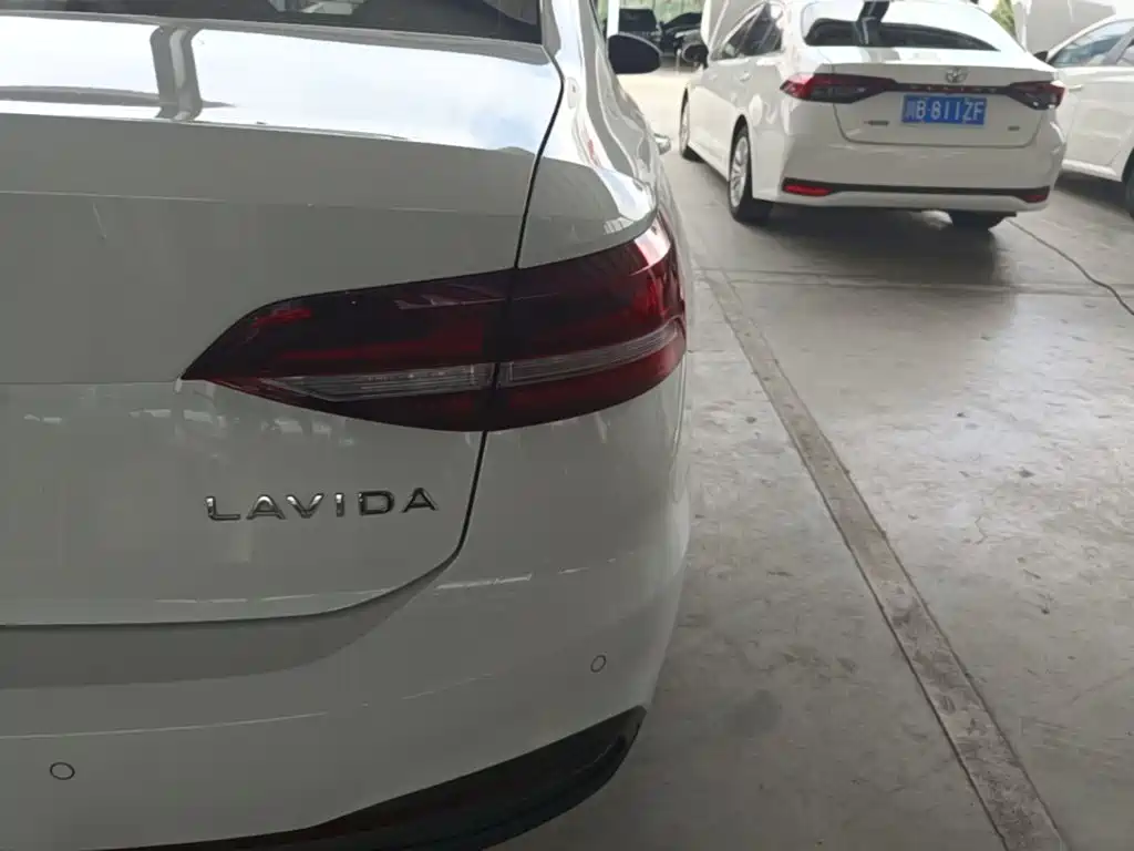 Volkswagen Lavida — миниатюра 8