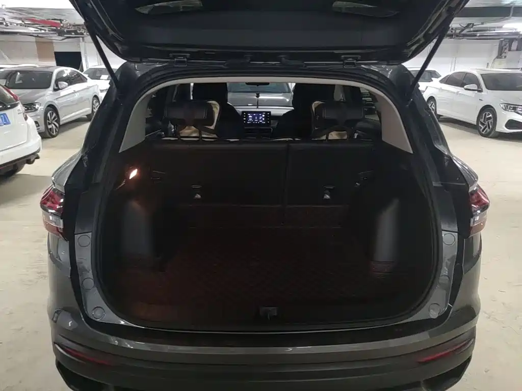 Geely Binyue — миниатюра 22