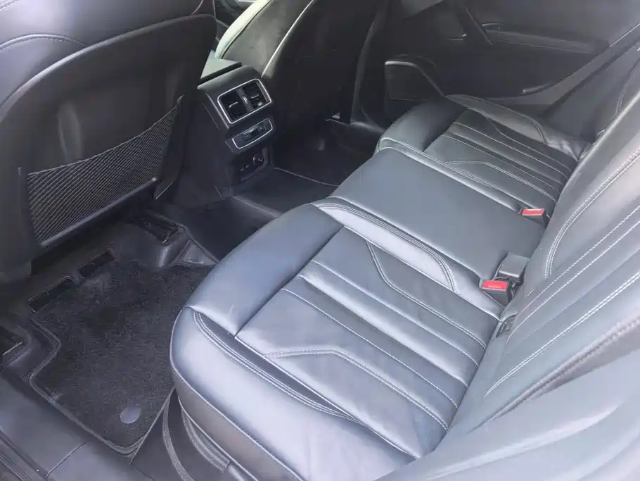 Audi Q5L — миниатюра 11