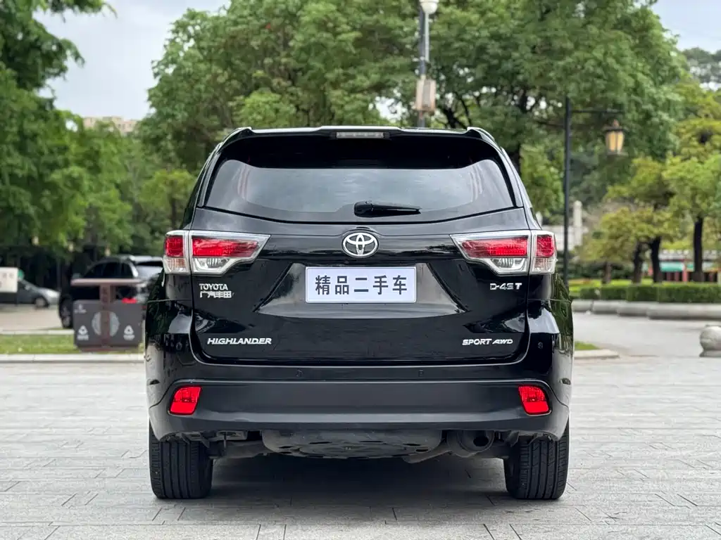 Toyota Highlander 2017 2.0T Luxury 7 мест