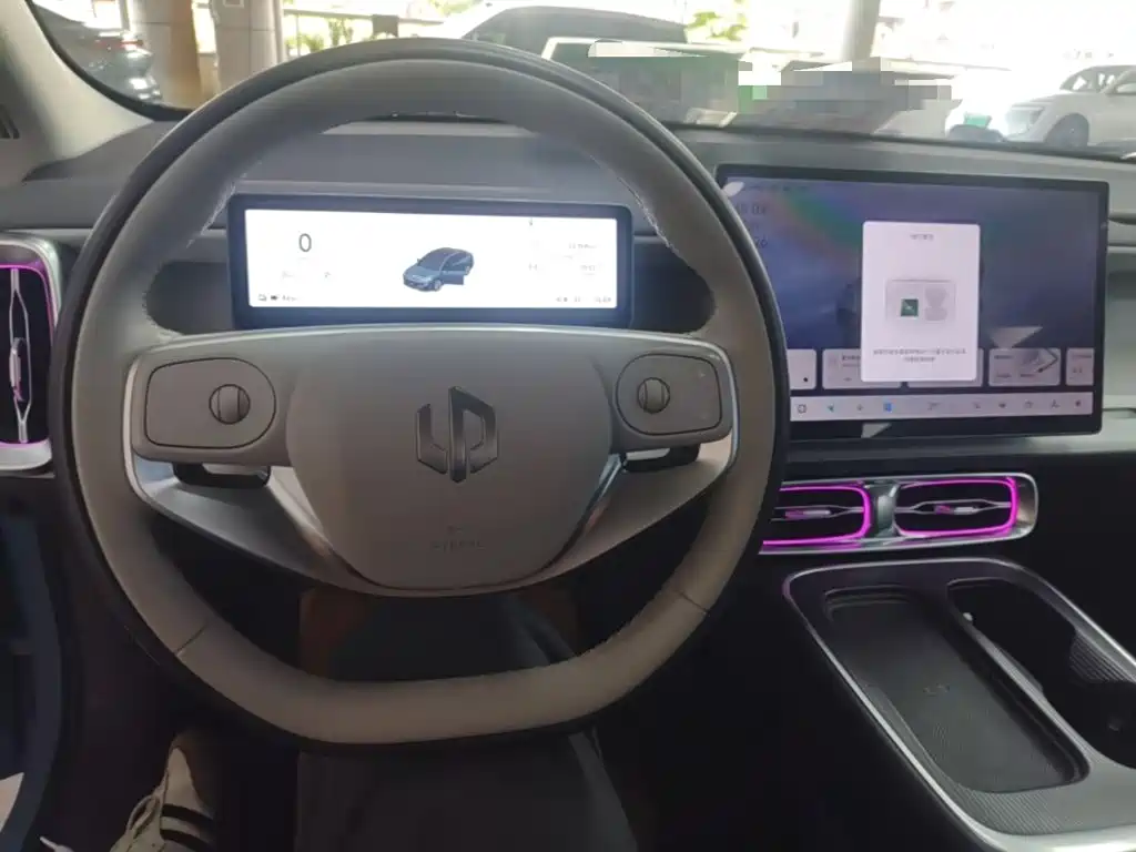Leapmotor Leapmotor B01 — миниатюра 10