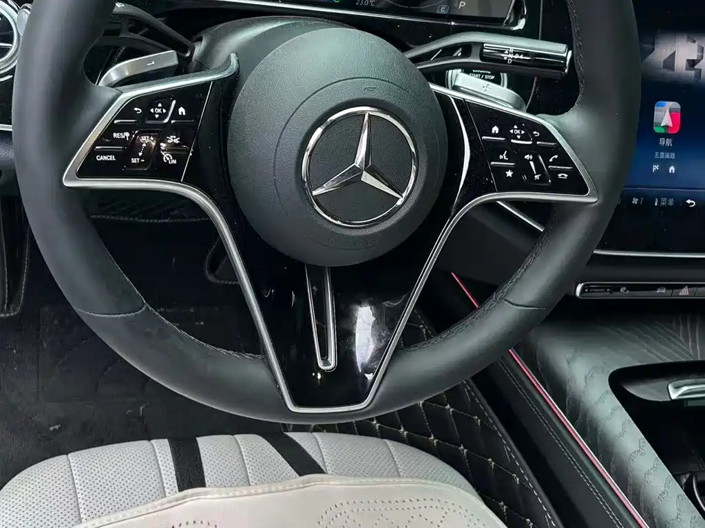 Mercedes-Benz E-Class — миниатюра 9