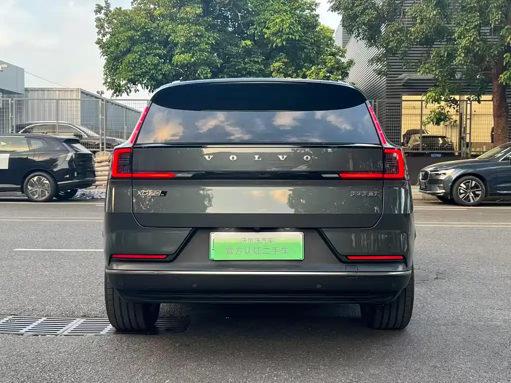 Volvo XC70 PHEV — миниатюра 10