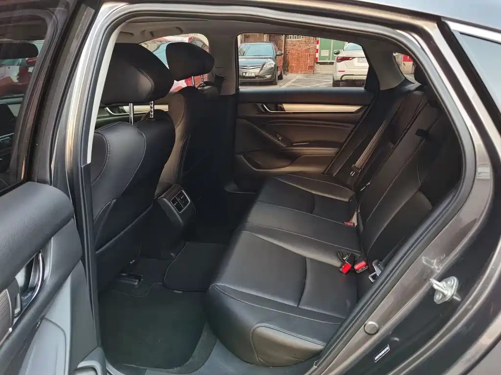Honda Accord — миниатюра 10