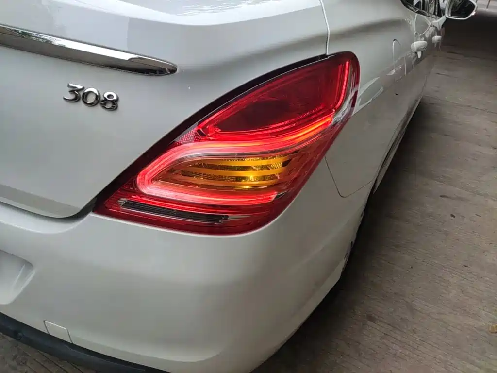 Peugeot 308 — миниатюра 8