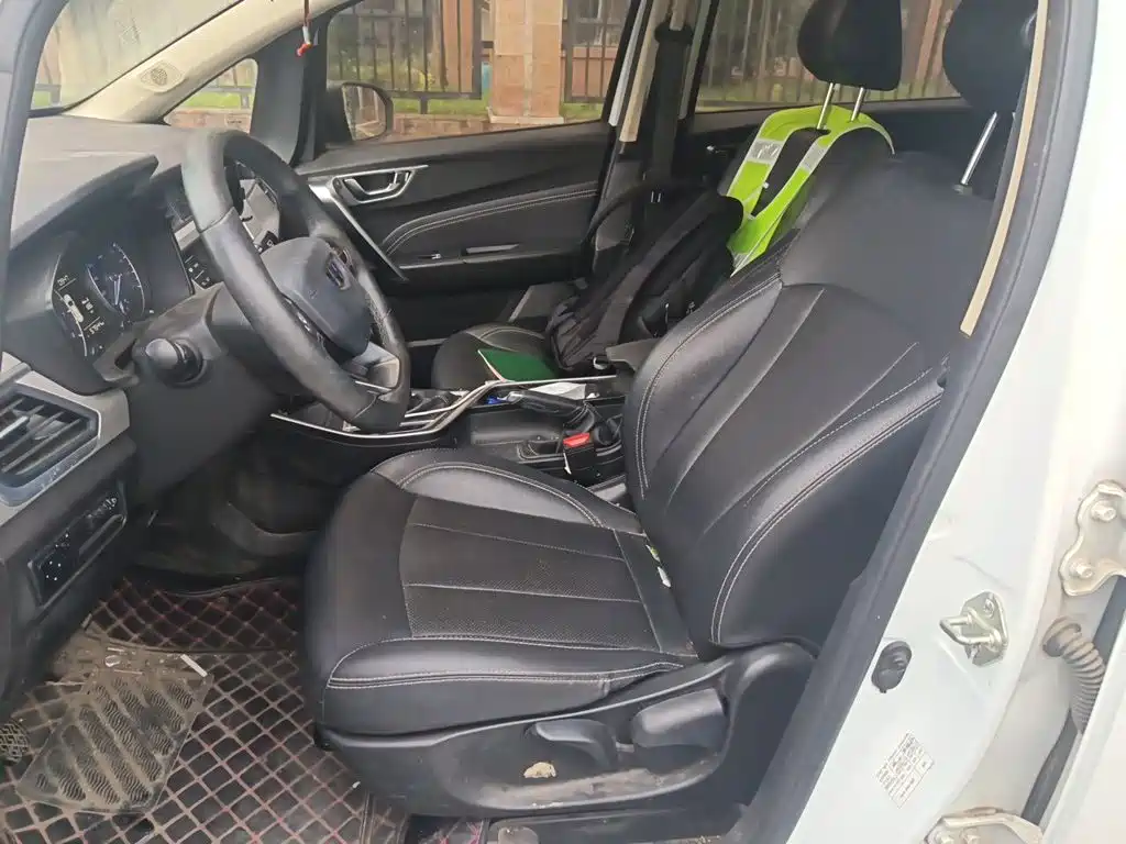 Geely Vision X3 — миниатюра 8